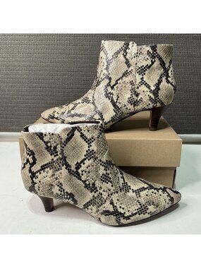 Clarks Collection Heeled Booties Linvale Judith Taupe Snake NEW 7 W